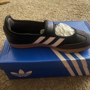 Adidas women’s  Samba Jane Sneakers-Black and White